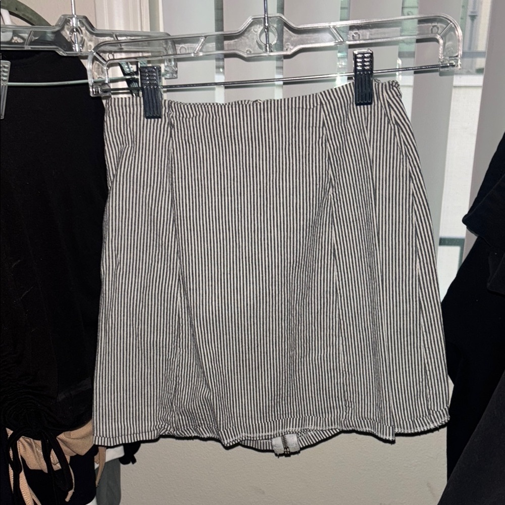 Striped black and white mini skirt
